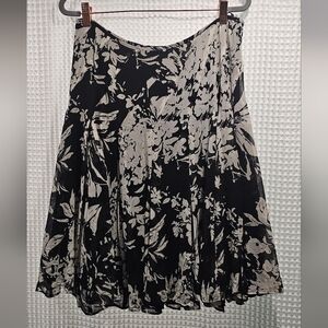 Banana Republic Black and Cream Floral A-Line Skirt